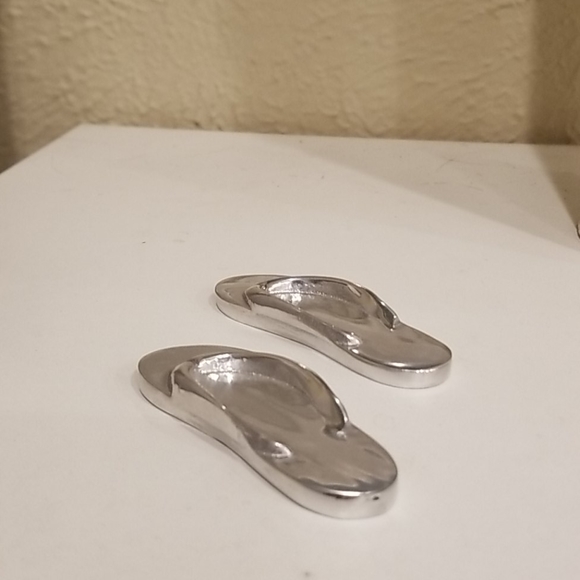 Small Silver Decor - Picture 3 of 5